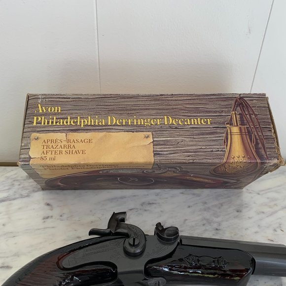 Avon Philadelphia Derringer Pistol Decanter - Picture 3 of 8